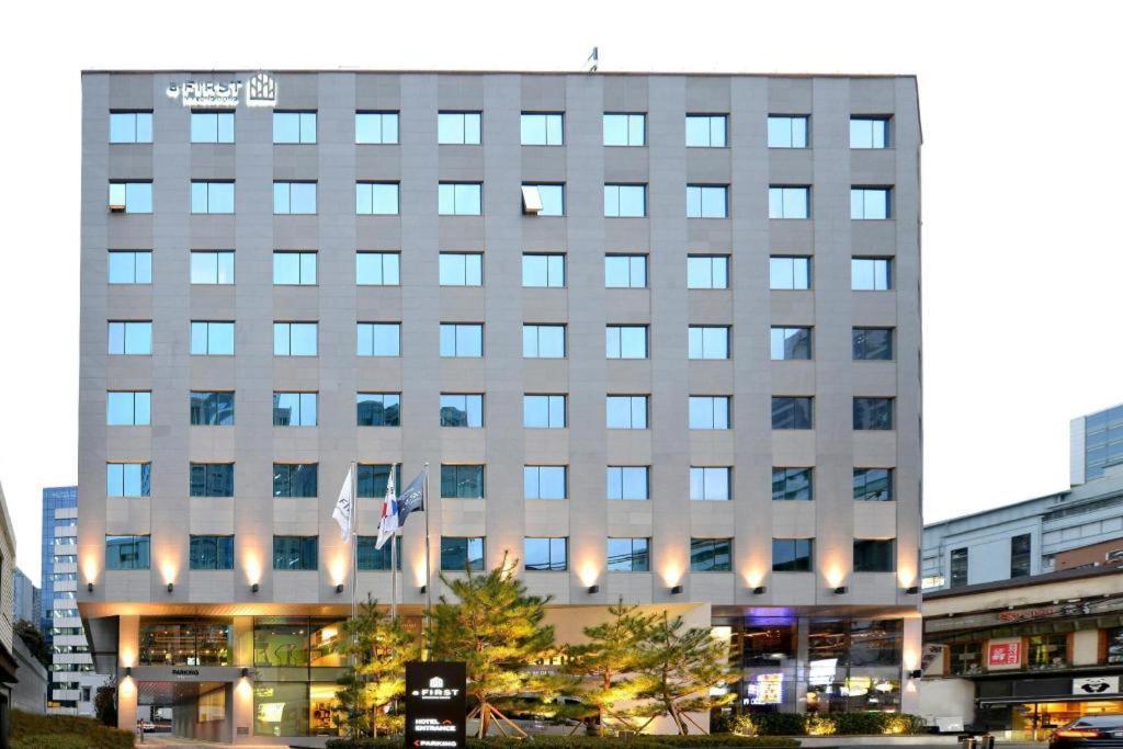 เอเฟิสต์ โฮเทล มย็องดง Hotel โซล ภายนอก รูปภาพ