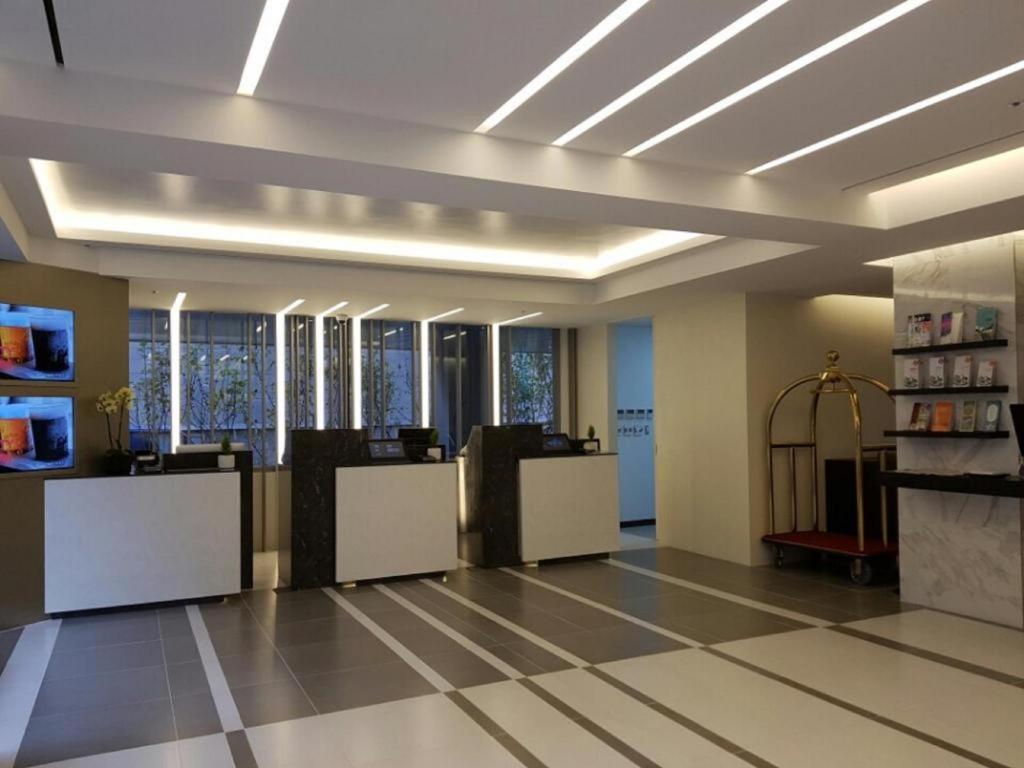 เอเฟิสต์ โฮเทล มย็องดง Hotel โซล ภายนอก รูปภาพ